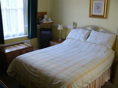 Hotel The Shrubbery 3*